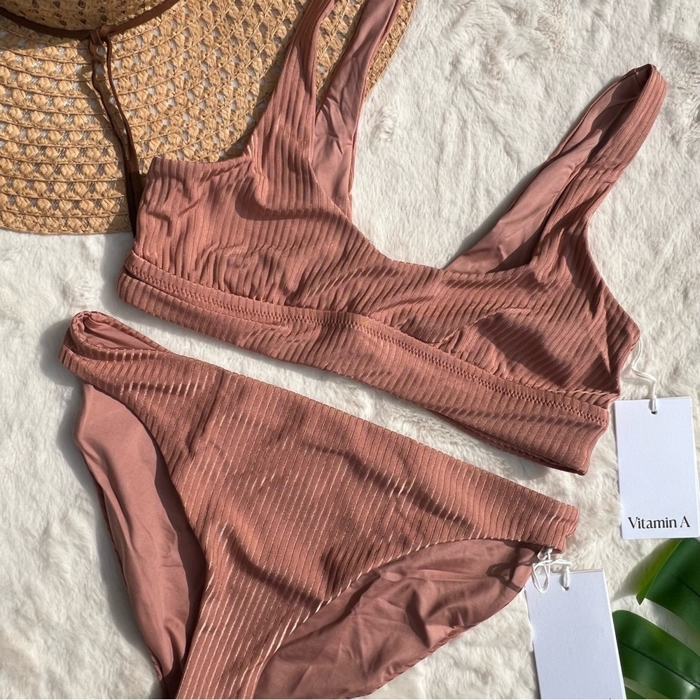 Vitamin A Ribbed Pink Sands Shimmer Bikini NWT M Sienna Scoop Top Midori Bottom - Picture 8 of 8